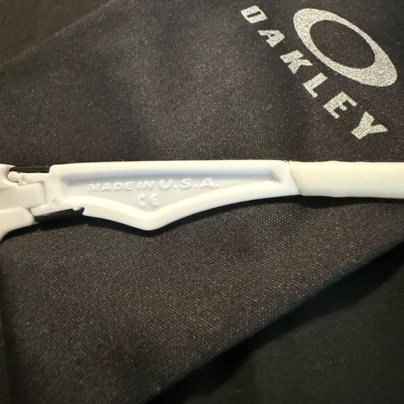 Oakley Jupiter Mens Sunglasses Black Lenses - Picture 7 of 8